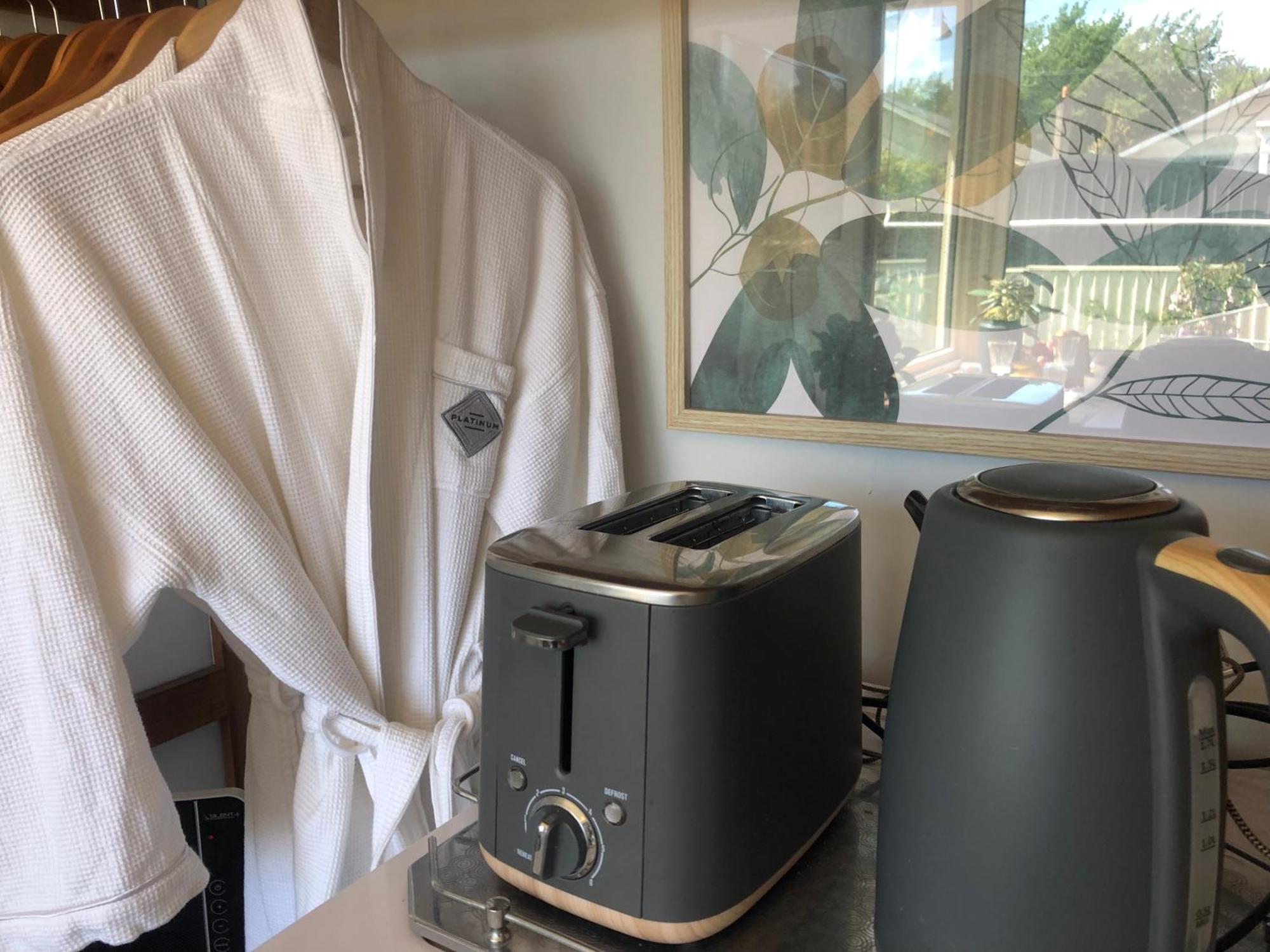 Lovely Budget Vegan Homestay Launceston Exterior photo