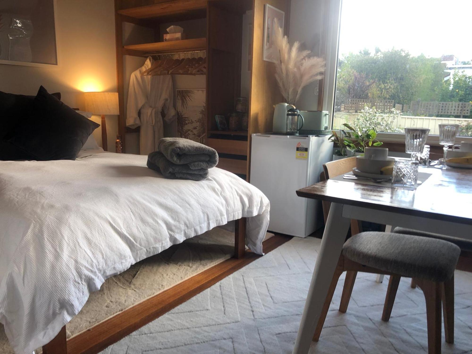 Lovely Budget Vegan Homestay Launceston Exterior photo