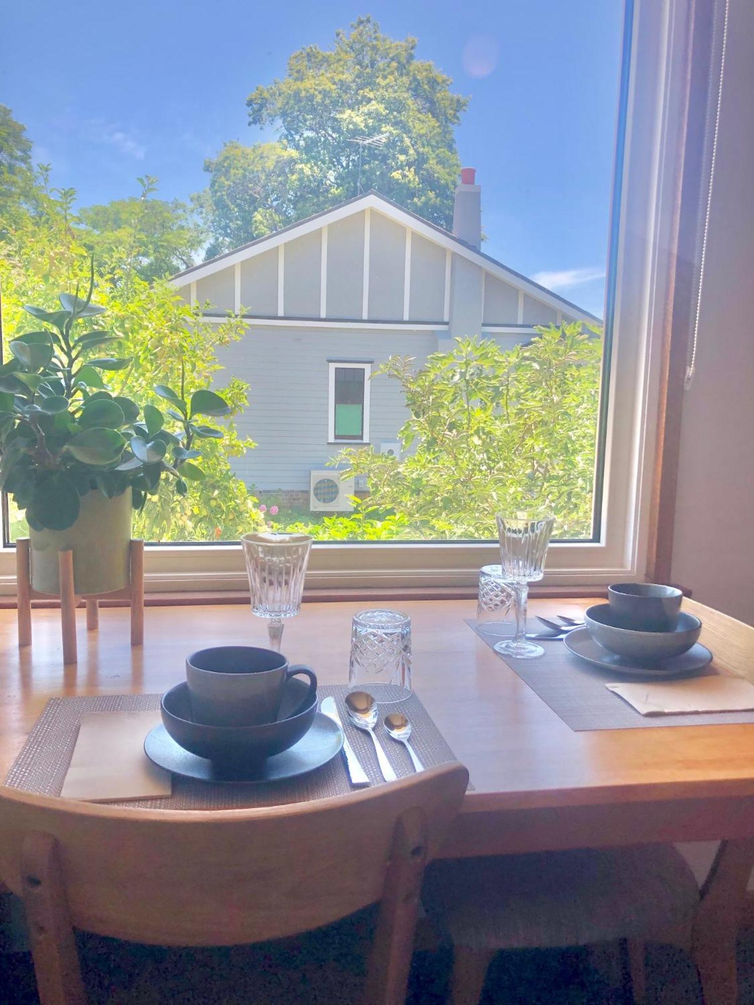 Lovely Budget Vegan Homestay Launceston Exterior photo