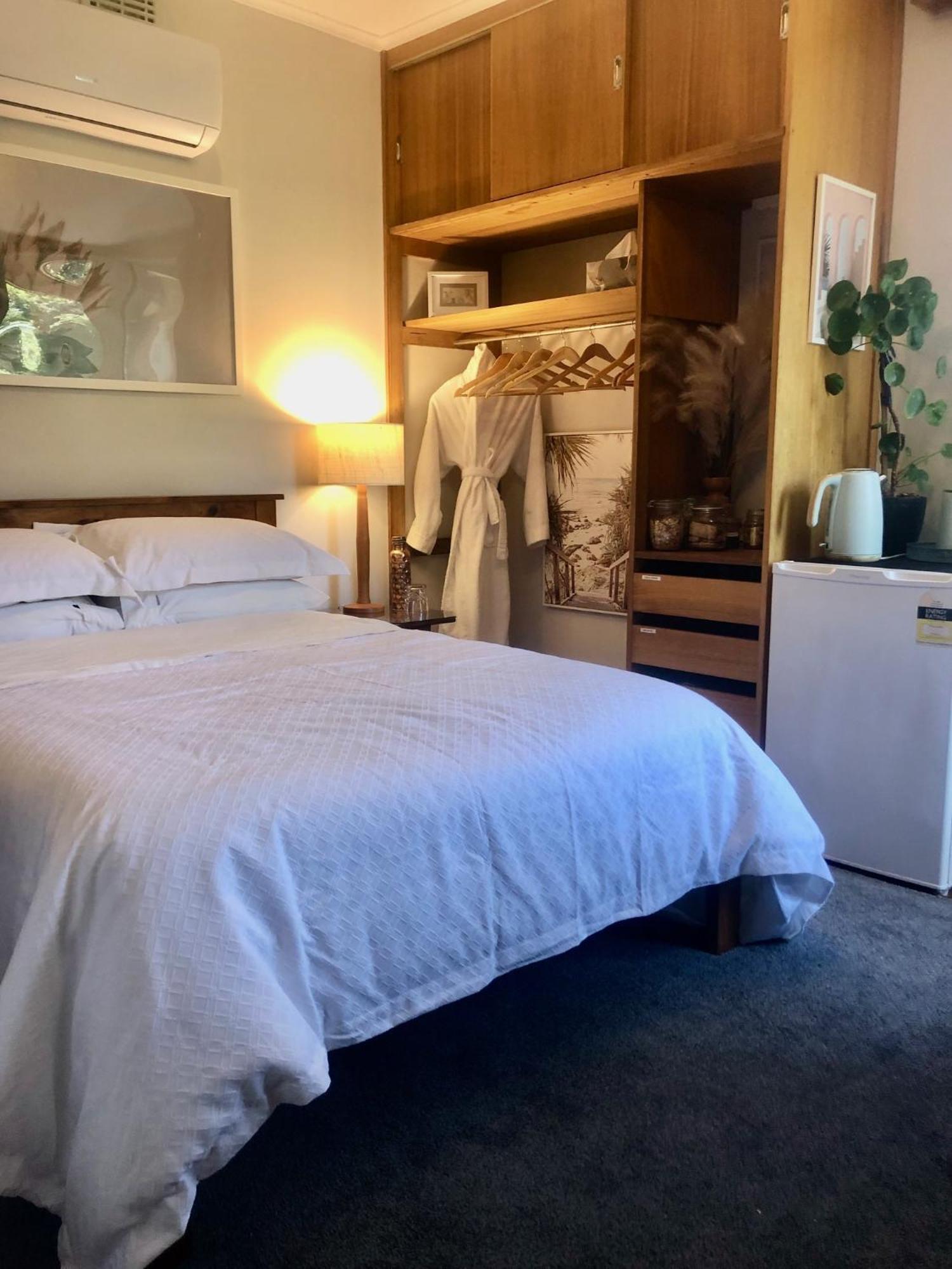 Lovely Budget Vegan Homestay Launceston Exterior photo